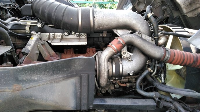 UDトラックス（日産） クオン 大型 平ボディ PKG-CD4ZA(3574) 36枚目