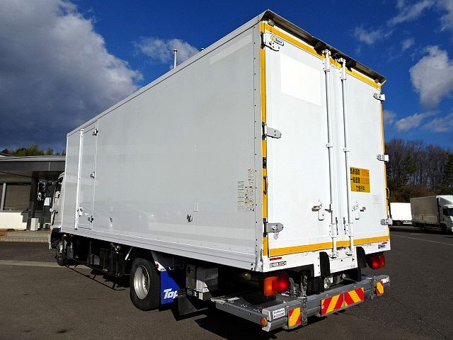 日野 レンジャー 中型 冷蔵冷凍バン TKG-FC9JKAA(55805) 9枚目