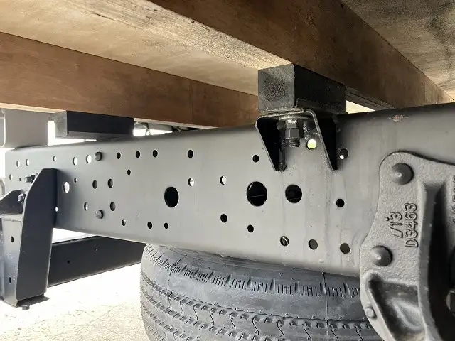 いすゞ エルフ 小型 平ボディ 2RG-NPS88AR(110827) 21枚目
