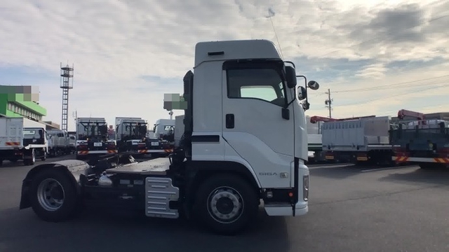 いすゞ ギガ 大型 トラクタ QKG-EXD52BD(37351) 23枚目