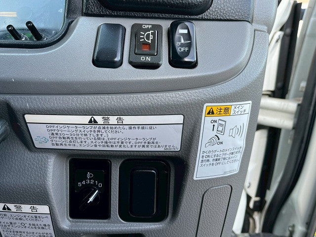 三菱ふそう キャンター 小型 バン TPG-FEA50(105897) 33枚目