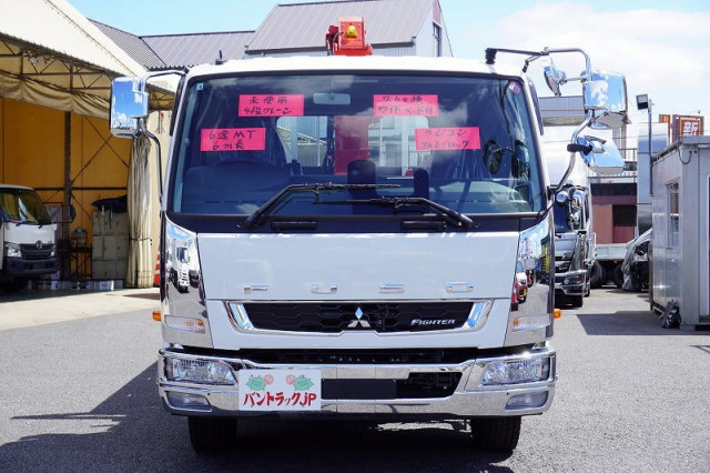 三菱ふそう ファイター 増トン 平ボディ（クレーン付） 2KG-FK62FZ(107812) 2枚目