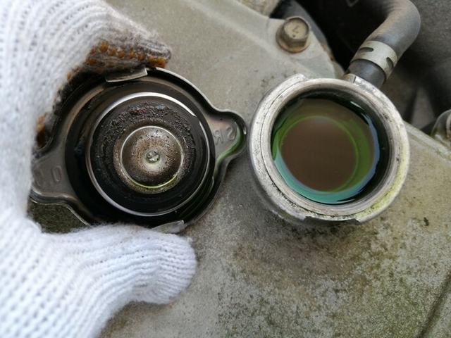 UDトラックス（日産） コンドル 中型 冷蔵冷凍バン PB-MK36B(5670) 79枚目