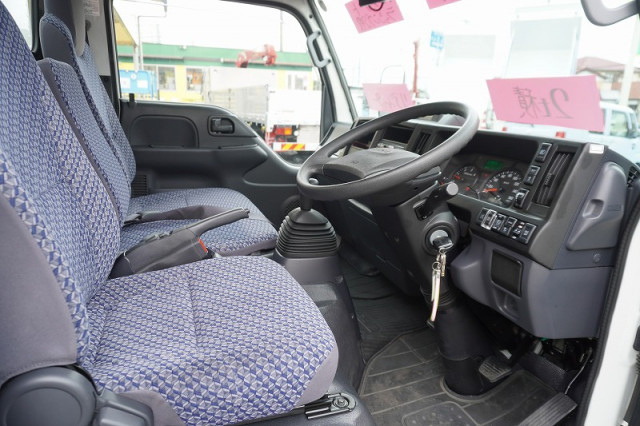 いすゞ エルフ 小型 バン 2RG-NKR88AN(111773) 40枚目