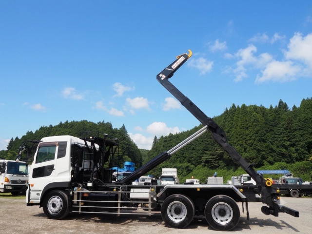 UDトラックス（日産） クオン 大型 コンテナ専用車 QKG-CW5YL(110504) 13枚目