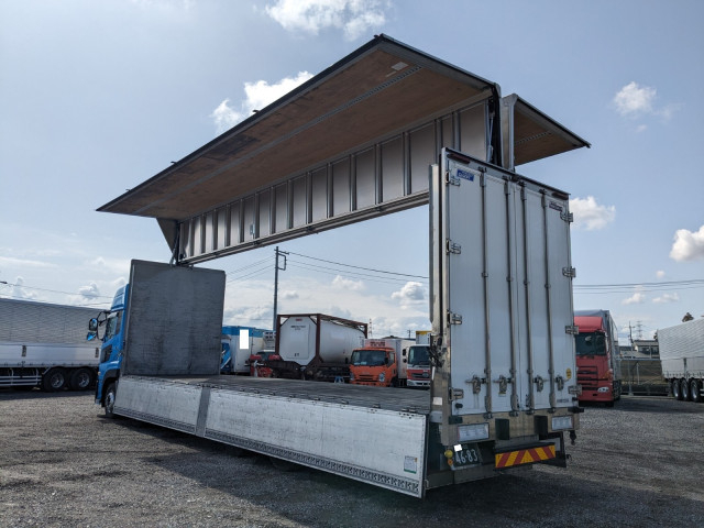 UDトラックス（日産） クオン 大型 ウィング 2PG-CG5CA(105371) 37枚目