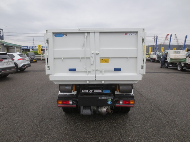 三菱ふそう キャンター 小型 コンテナ専用車 2RG-FBAV0(111474) 7枚目