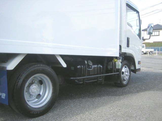 いすゞ エルフ 小型 冷蔵冷凍バン TPG-NLR85AN(101936) 17枚目