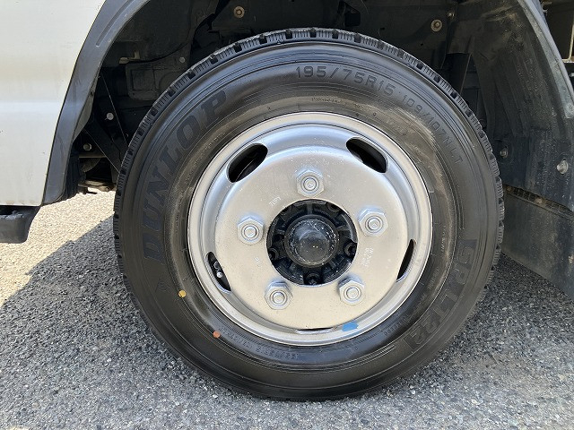 いすゞ エルフ 小型 平ボディ 2RG-NJR88A(109351) 24枚目
