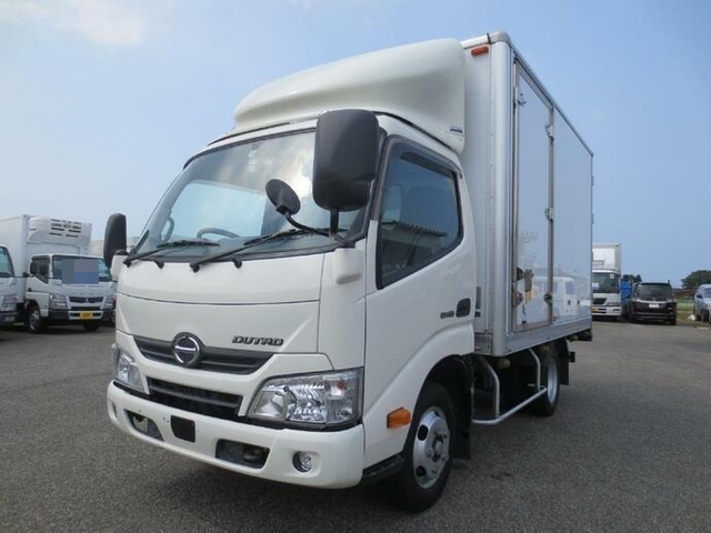 日野 デュトロ 小型 保冷バン TKG-XZU605M(8608) 2枚目