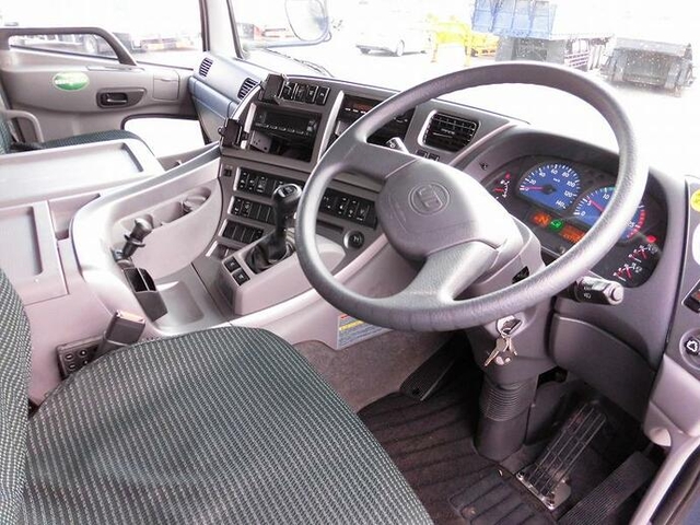 UDトラックス（日産） クオン 大型 ウィング QPG-CG5ZA(8432) 10枚目