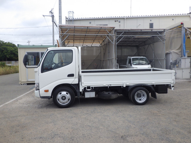 トヨタ トヨエース 小型 平ボディ 2RG-XZC605(110995) 3枚目