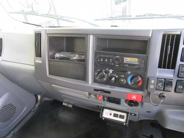 マツダ タイタン 小型 バン TRG-NMR85AN(109782) 32枚目