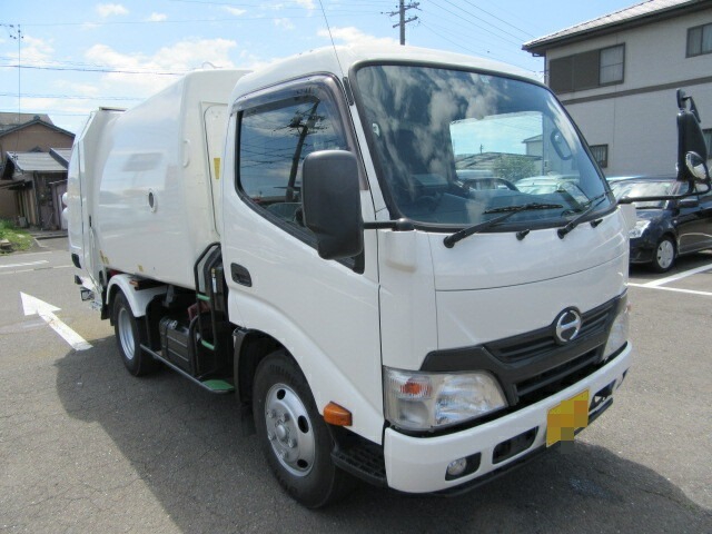 日野 デュトロ 小型 塵芥車（プレス式） TKG-XZU600X(10076) 2枚目