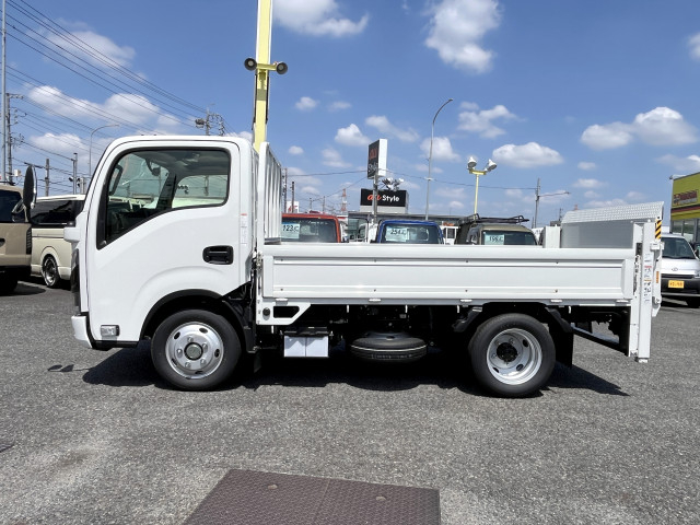 マツダ タイタン 小型 平ボディ 2RG-LKR88AF(105871) 3枚目