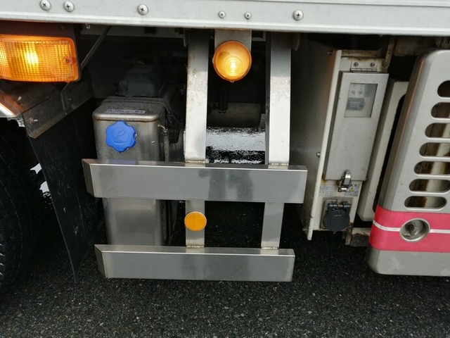 UDトラックス（日産） クオン 大型 冷蔵冷凍バン PKG-CG4ZA(5641) 37枚目