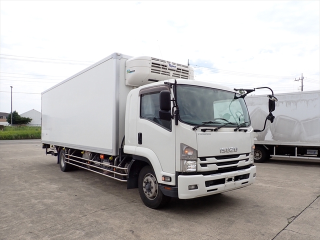Isuzu forward 6studs large Freezer box_body 2PG-FTR90V2(93164) 3枚目