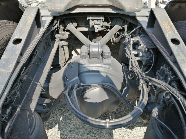 UDトラックス（日産） クオン 大型 トラクタ LKG-GK5XAB(4139) 7枚目