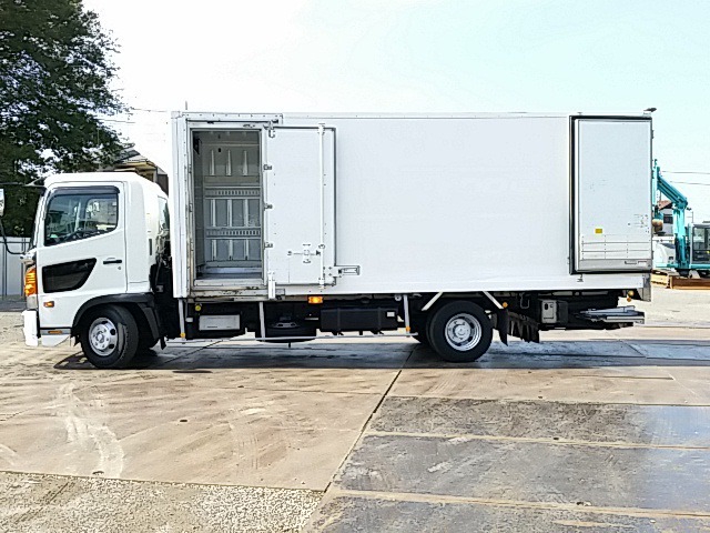日野 レンジャー 中型 冷蔵冷凍バン BKG-FC7JJYA(8271) 86枚目