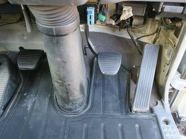 いすゞ フォワード 増トン 平ボディ（クレーン付） PDG-FTR34S2(37166) 20枚目