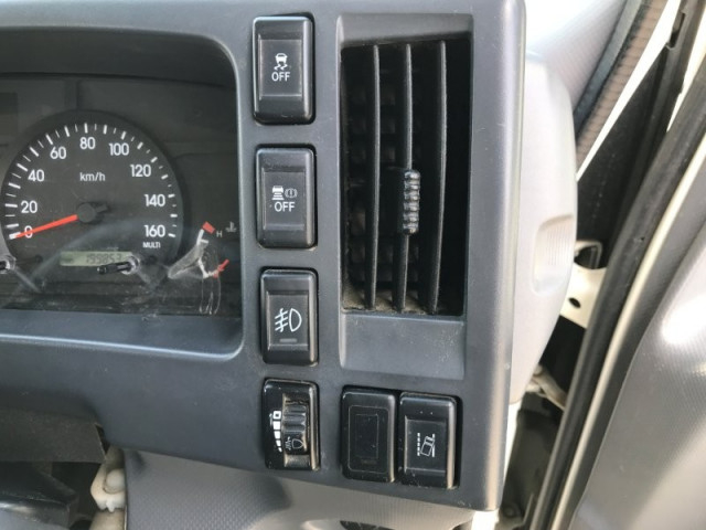 いすゞ エルフ 小型 平ボディ（クレーン付） 2RG-NPR88YN(109942) 12枚目