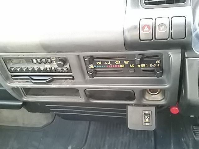 いすゞ エルフ 小型 バン PB-NKR81AN(12293) 61枚目