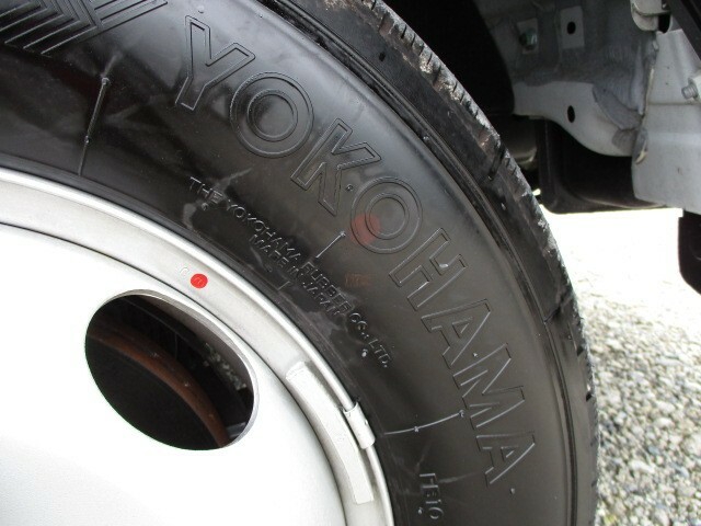 いすゞ エルフ 小型 バン 2RG-NPR88AN(6817) 31枚目