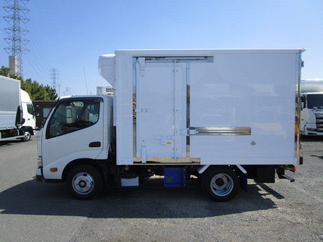 日野 デュトロ 小型 冷蔵冷凍バン 2WG-XZU606N(111650) 5枚目