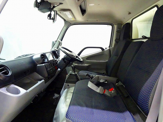 日野 デュトロ 小型 バン 2RG-XZU605M(99750) 8枚目