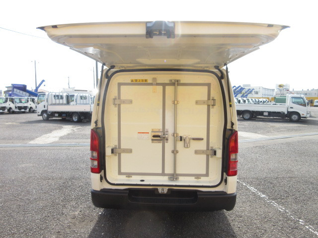 トヨタ ハイエース 小型 冷蔵冷凍バン 3DF-GDH206V(113288) 10枚目
