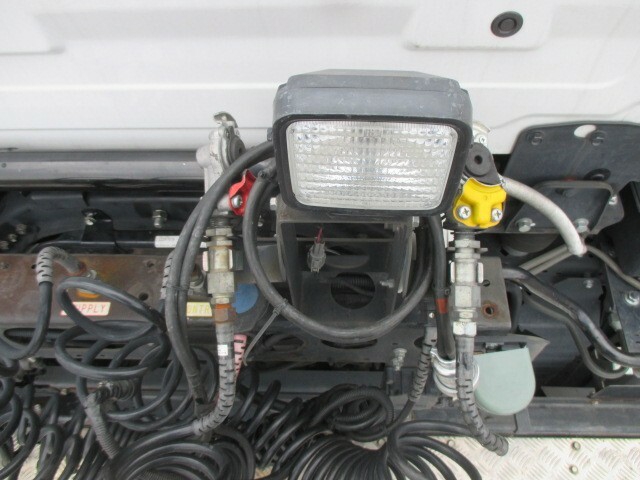 UDトラックス（日産） クオン 大型 トラクタ QKG-GK6XAD(7774) 16枚目