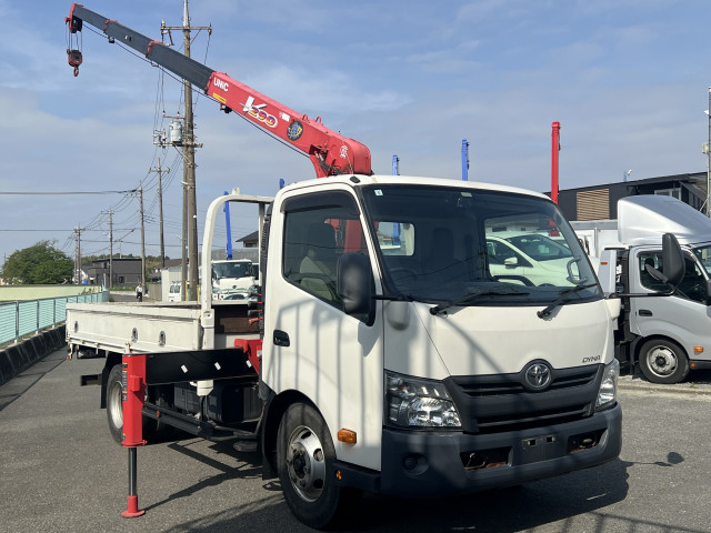 トヨタ ダイナ 小型 平ボディ（クレーン付） TKG-XZU710(110614) 2枚目