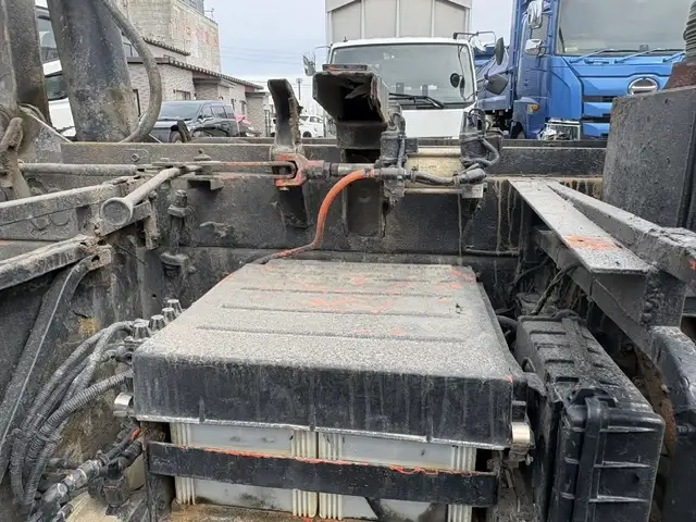 日産自動車 クオン 大型 土砂ダンプ QKG-CW5XL(111280) 21枚目
