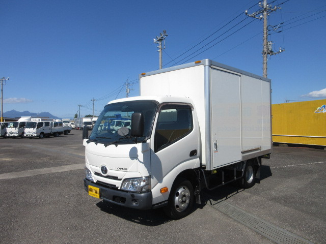 トヨタ ダイナ 小型 バン 2RG-XZC605(113686) 1枚目