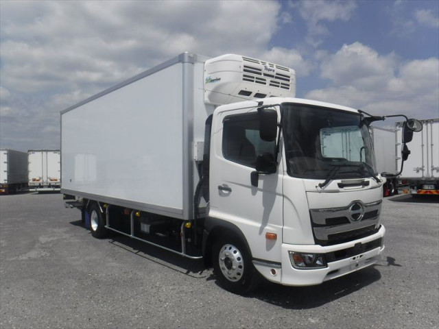 日野 レンジャー 中型 冷蔵冷凍バン 2KG-FC2ABG(111684) 4枚目