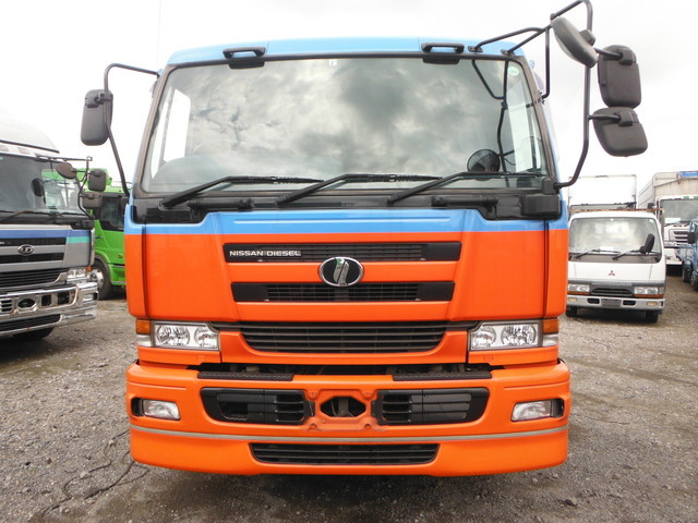 Nissan UD big_thumb Large Tractor KL-CK482BAT(1050) 2枚目
