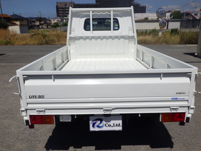 トヨタ ライトエース 小型 平ボディ DBF-S402U(110677) 5枚目