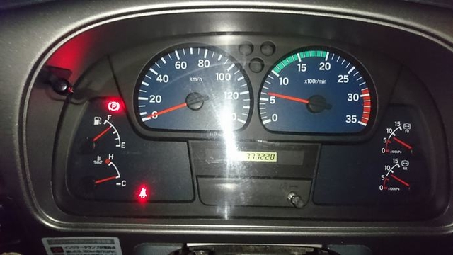 UDトラックス（日産） コンドル 中型 バン BDG-MK36D(2212) 16枚目