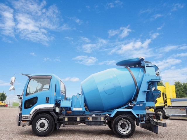 Isuzu forward 6studs large Mixer trucks LKG-FTR90S2(110533) 2枚目