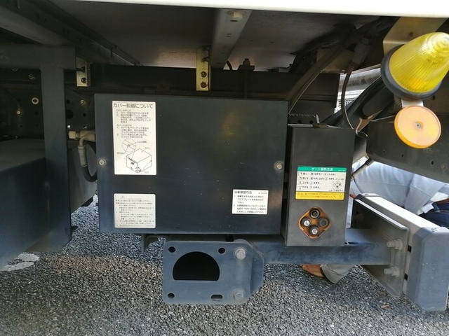 三菱ふそう キャンター 小型 冷蔵冷凍バン TKG-FEB50(4557) 26枚目