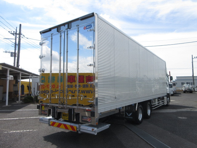 いすゞ ギガ 大型 冷蔵冷凍バン 2PG-CYY77DU(107592) 8枚目