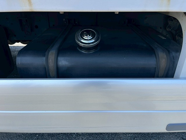 UDトラックス（日産） クオン 大型 ウィング QPG-CG5ZA(110450) 40枚目