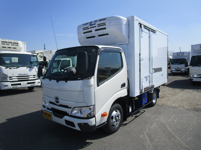 日野 デュトロ 小型 冷蔵冷凍バン 2WG-XZU606N(111646) 1枚目