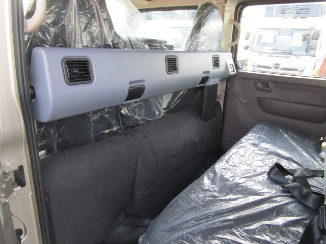 Mitsubishi Fuso canter Small Double cab 2RG-FBA20(103595) 17枚目