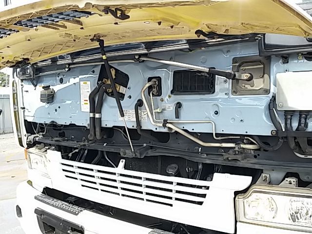 UDトラックス（日産） ビッグサム 大型 トラクタ KL-CW632GHT(8803) 76枚目