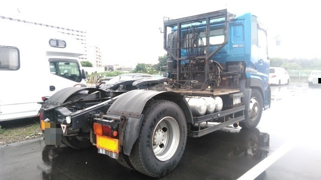 UDトラックス（日産） クオン 大型 トラクタ ADG-GK4XAD(3354) 6枚目