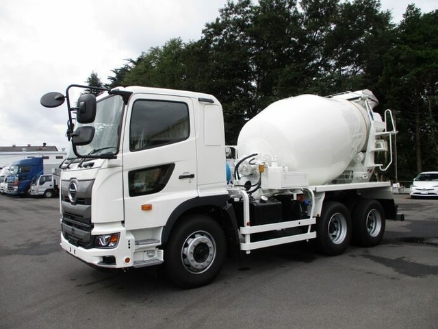 日野 プロフィア 大型 ミキサー車 2PG-FS1AGA(9570) 1枚目