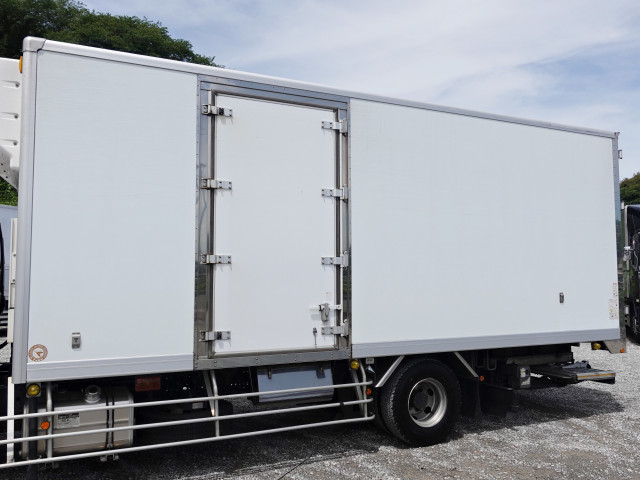 Isuzu forward 6studs large Freezer box_body SKG-FSR90T2(109474) 14枚目