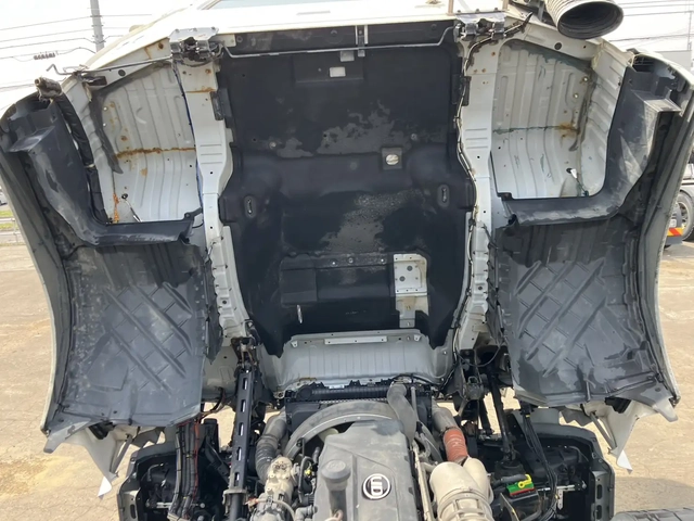 日産自動車 大型 トラクタ 2PG-GK5AAD(106832) 24枚目
