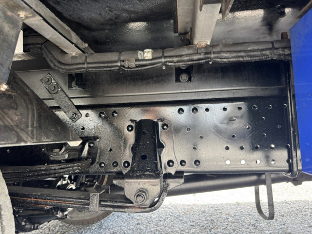 いすゞ エルフ 小型 冷蔵冷凍バン TKG-NPR85YN(109507) 24枚目